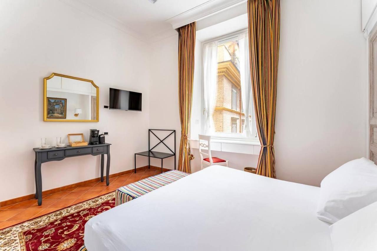 Отель Fori Imperiali Luxe Mansion Рим Экстерьер фото