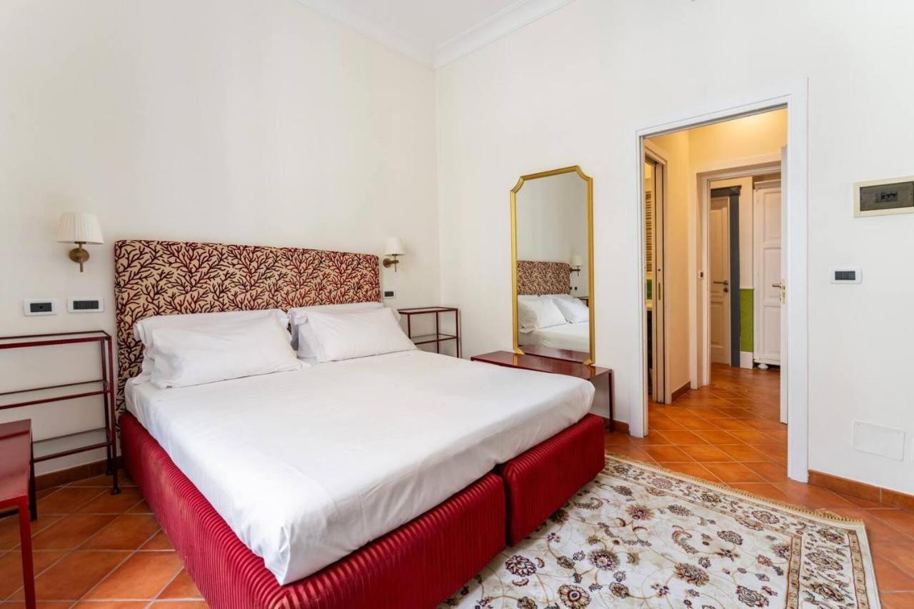 Отель Fori Imperiali Luxe Mansion Рим Экстерьер фото