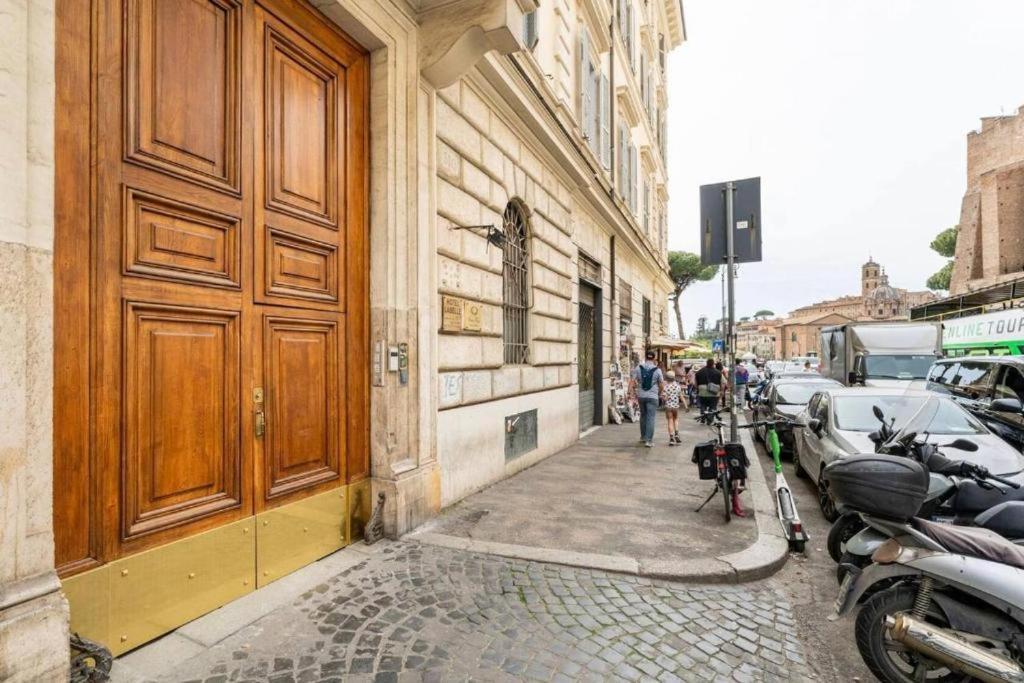 Отель Fori Imperiali Luxe Mansion Рим Экстерьер фото